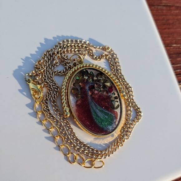 Red Spinner Necklace Sparkly Handmade Resin Jewels Jewelry Unique OOAK Fidget - Picture 13 of 14